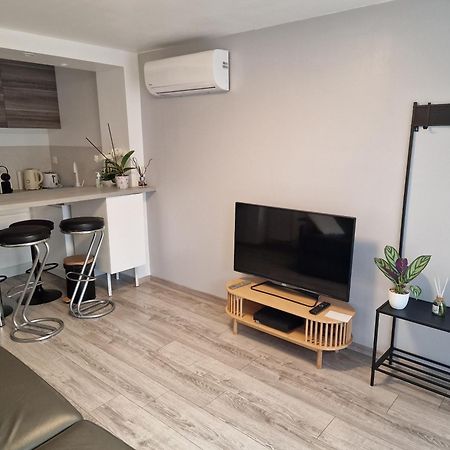 Spacieux Studio Dans Le Beaujolais Saint-Georges-de-Reneins Buitenkant foto