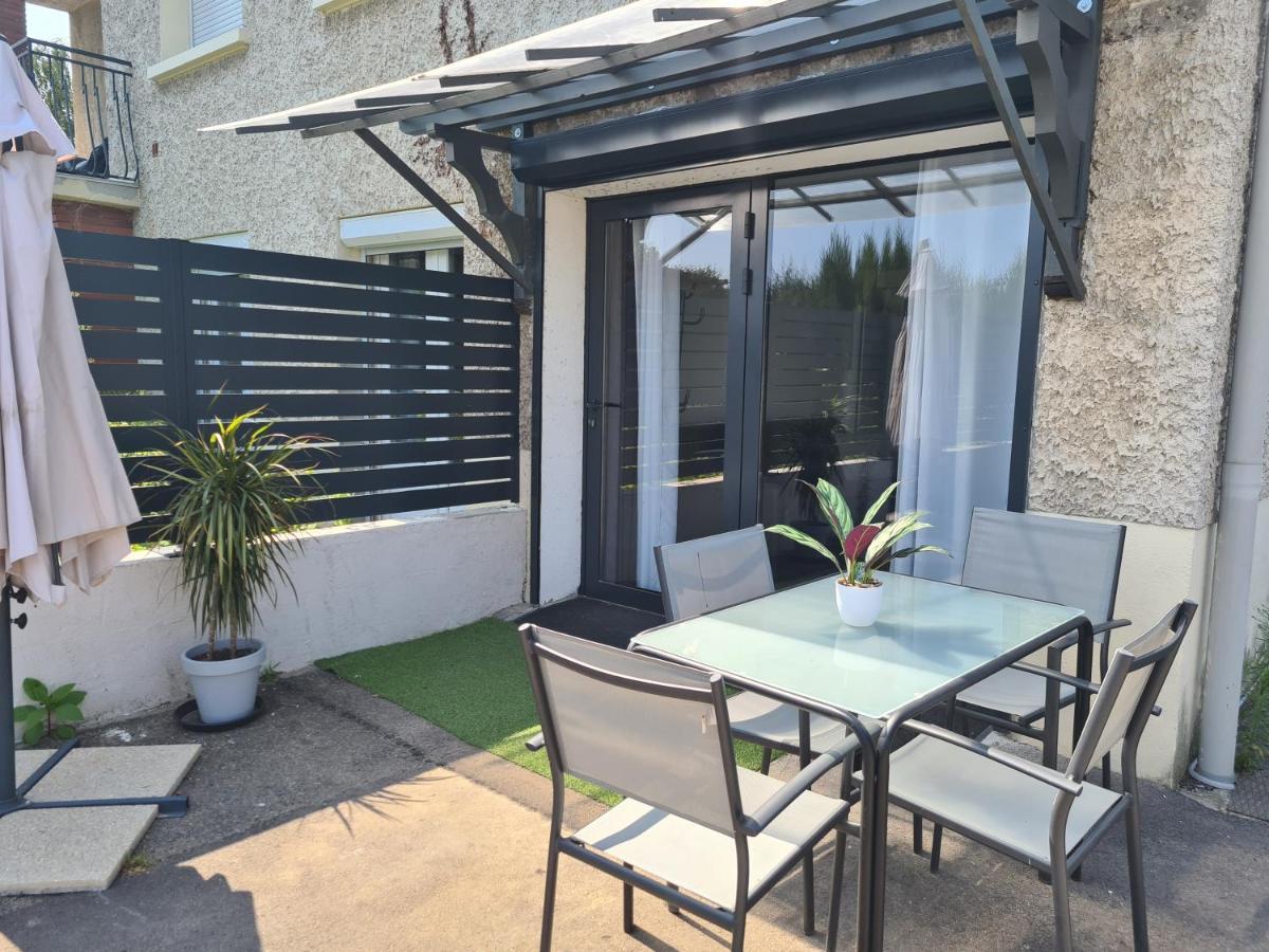 Spacieux Studio Dans Le Beaujolais Saint-Georges-de-Reneins Buitenkant foto